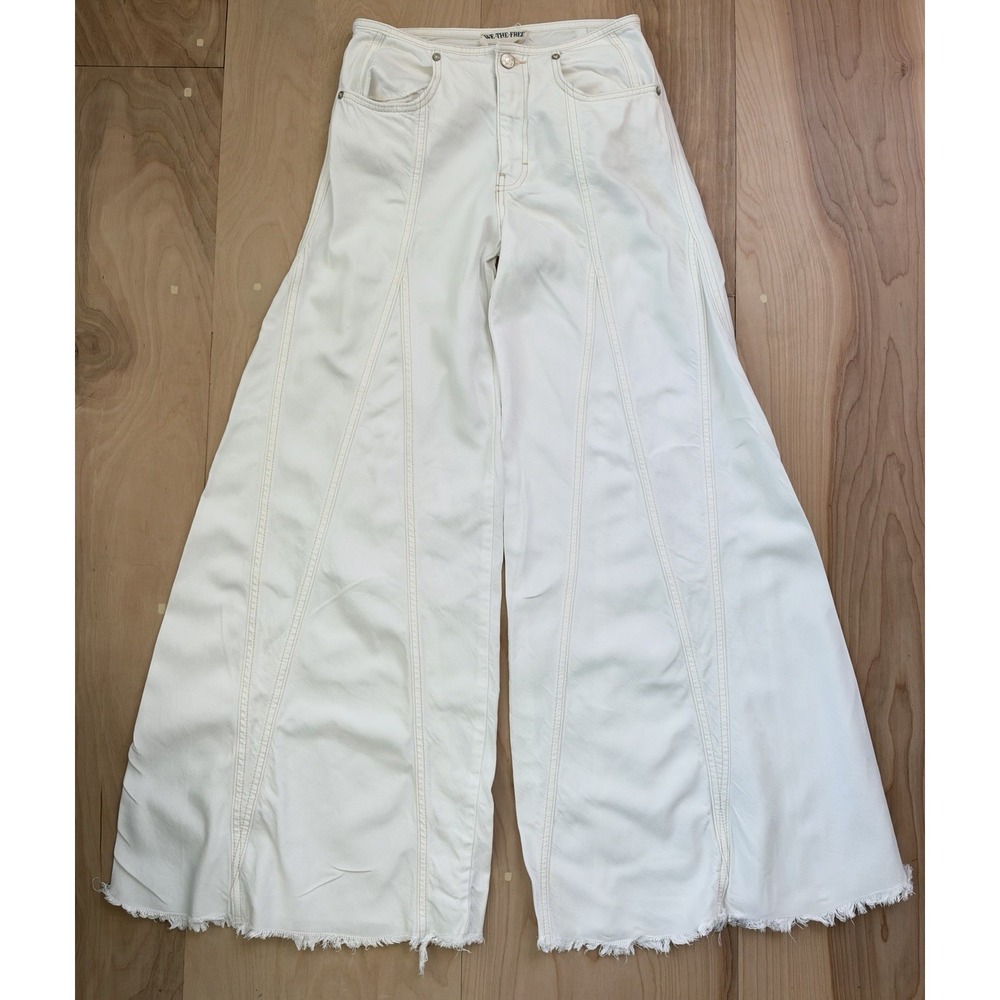 We The Free Paneled Extreme Wide Leg Jeans White Raw Hem Size 25 Boho Festival